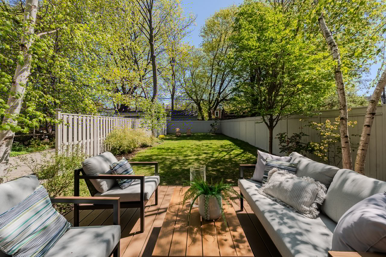 389 Woodbine Ave