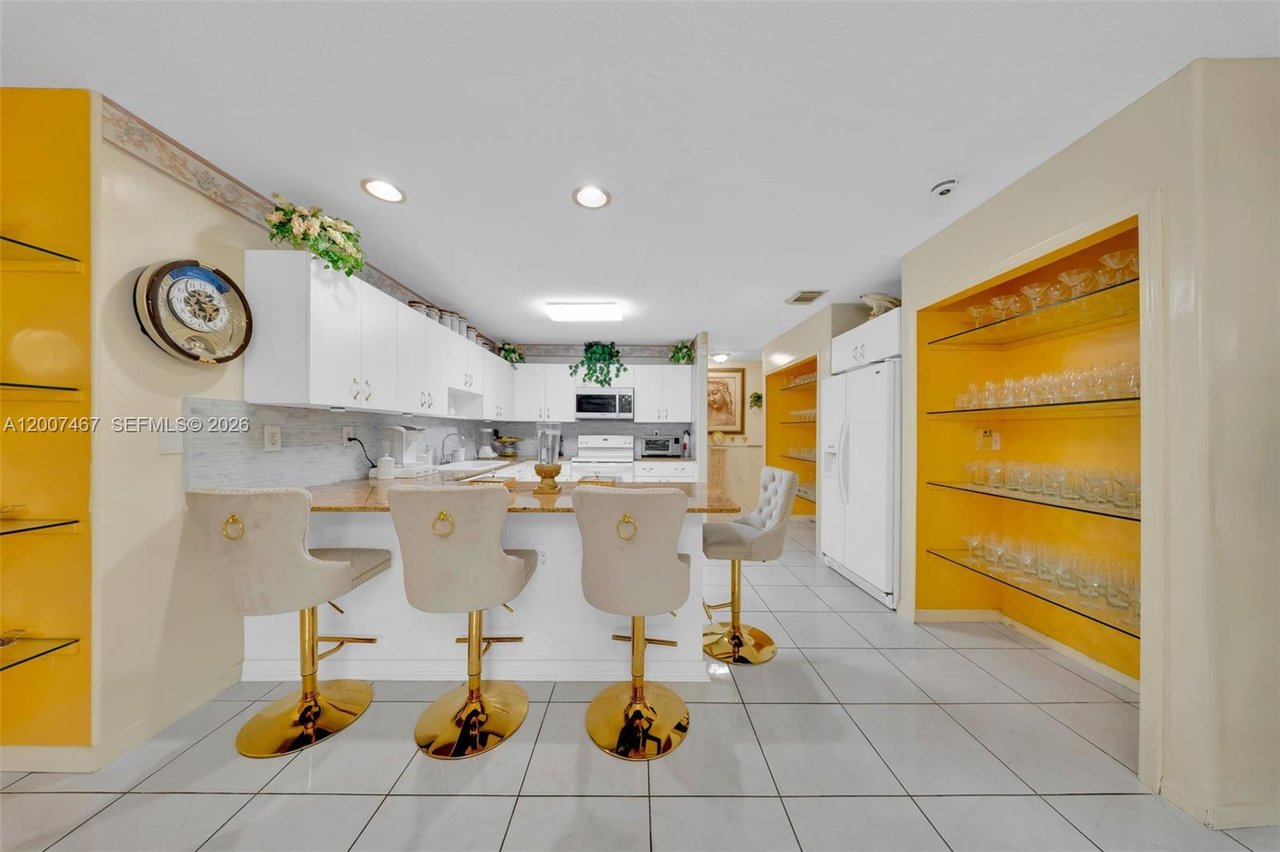 15860-sw-287-street-homestead-fl-pool-home-for-sale-kitchen