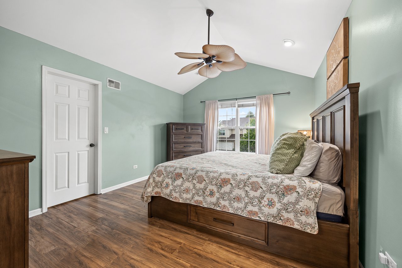 347 Gladstone Ln