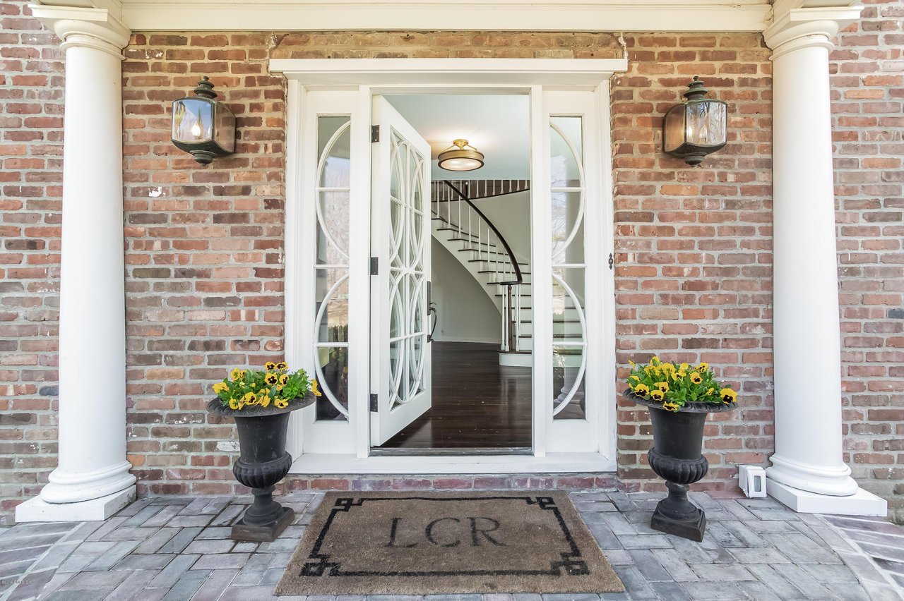 61 Nathan Hale Drive