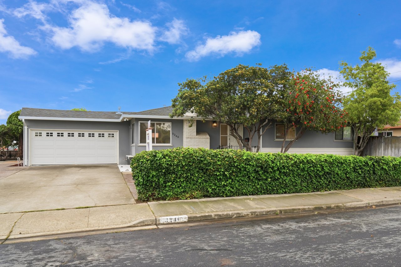 3240 Santa Maria Avenue