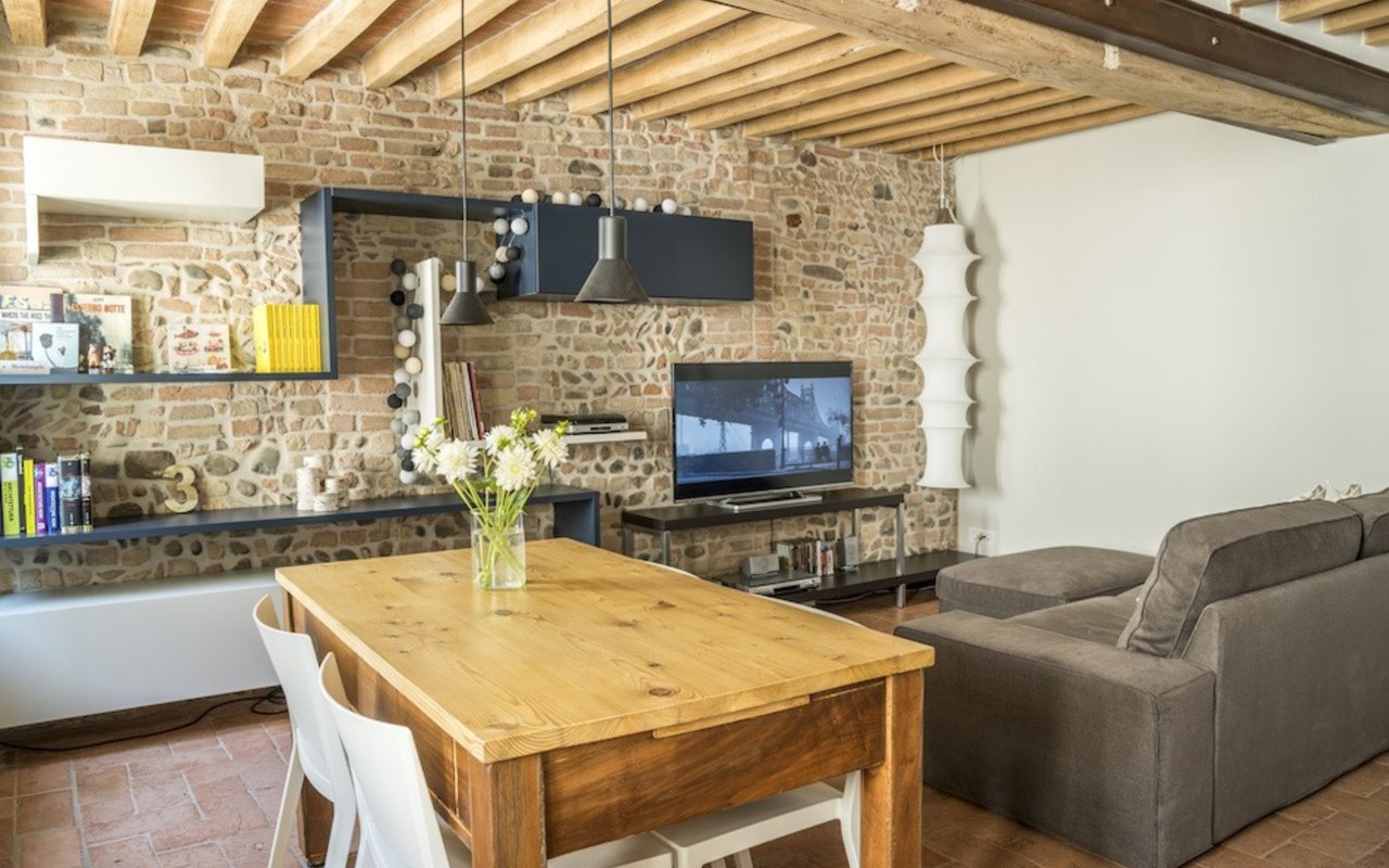 How to Sell a Home With Low Ceilings