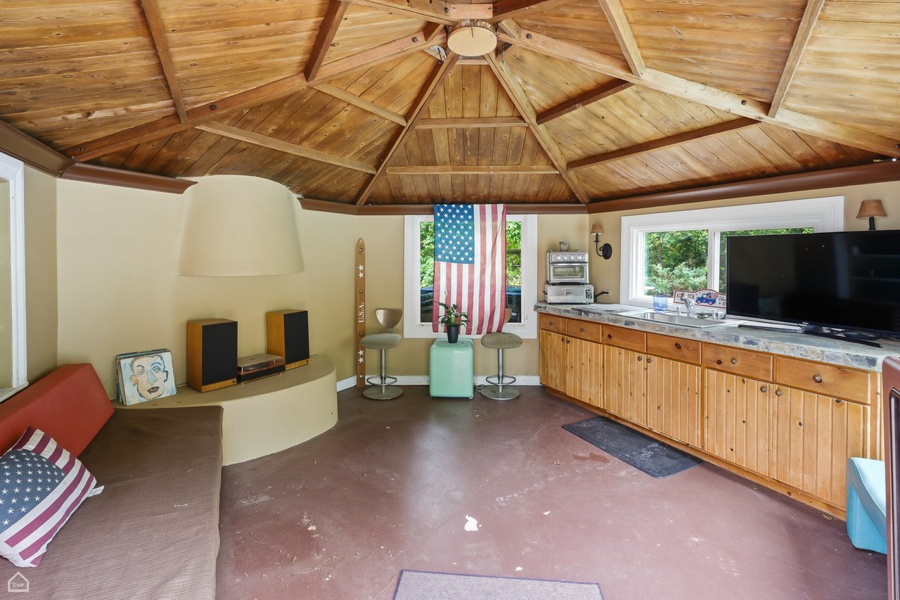1540 Grant Road 