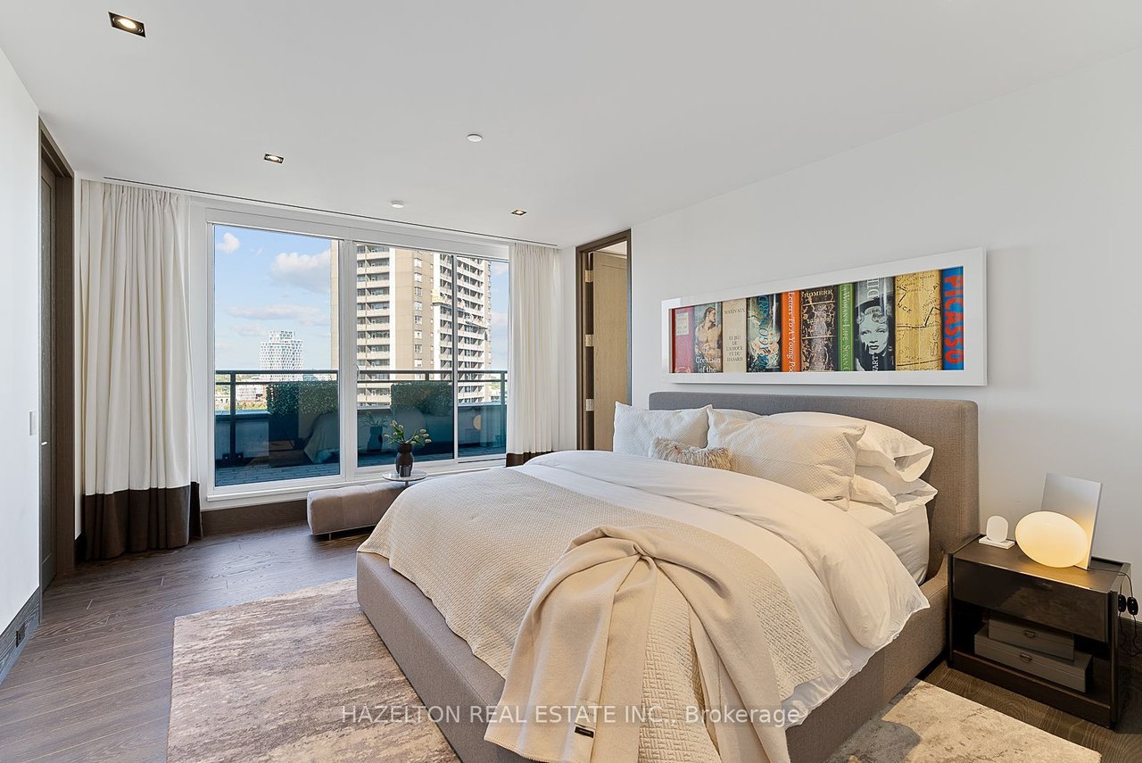 YORKVILLE'S PINACLE OF LUXURY PENTHOUSE