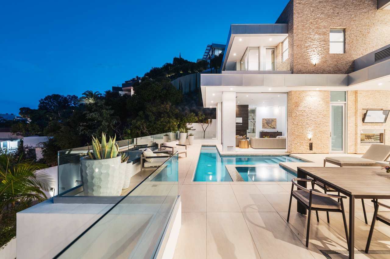 9311 Readcrest Dr, Beverly Hills