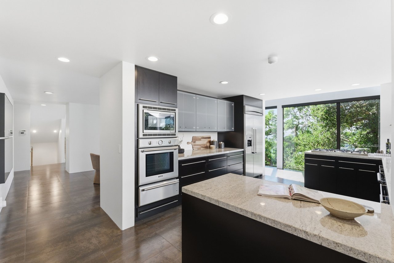 240 Tappan Ln