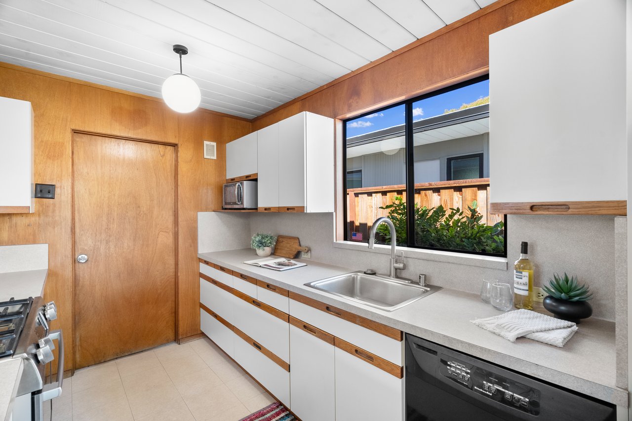 2326 Fairglen Drive