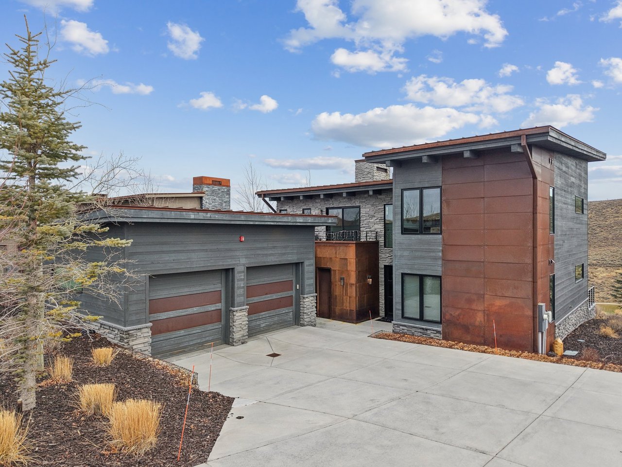 6768 Golden Bear Loop