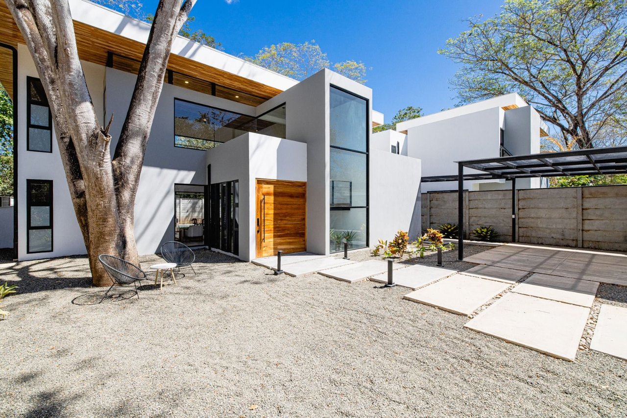 Casa AmberJack | Modern Elegance & Prime Investment in Surfside, Playa Potrero