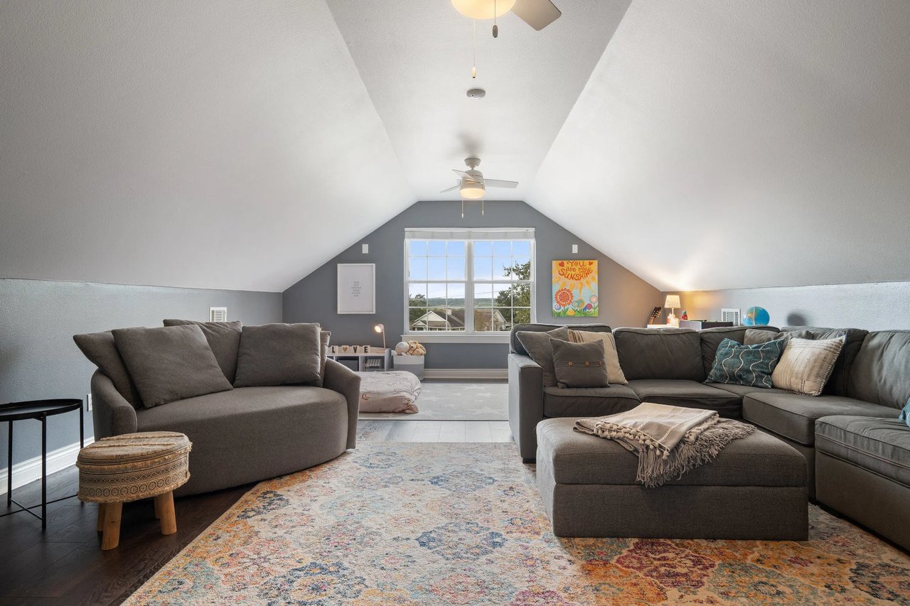 105 Roanoak Dr
