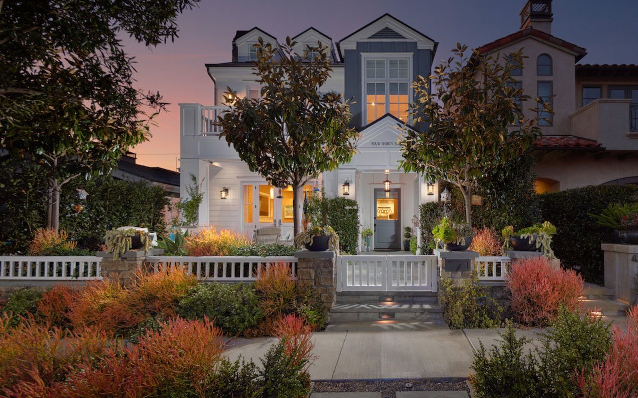 Corona del Mar Cape Cod 4 bedroom Home Featuring a Third-Level Roof Deck with Panoramic Ocean and Newport Harbor Views