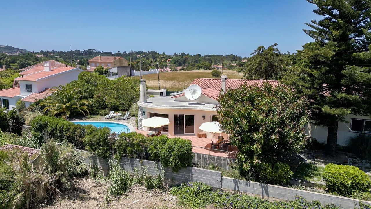 Exclusive Family Villa with Expansive Gardens Near Sintra’s UNESCO Heritage Centre