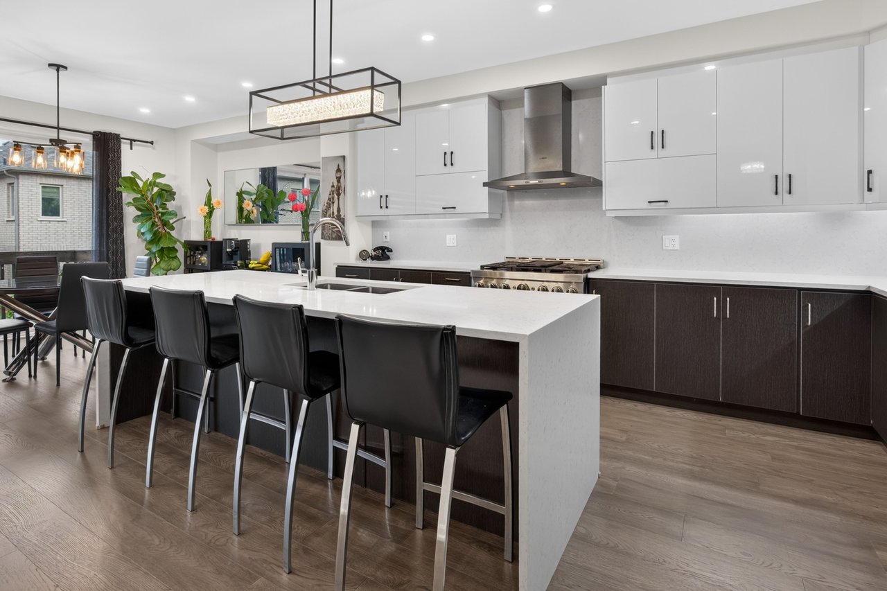 3364 Vernon Powell Drive, Oakville