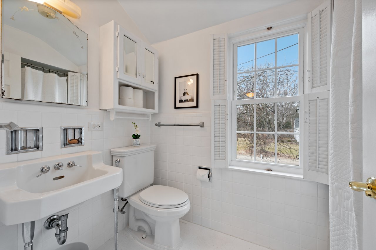 530 Woodland Lane South 