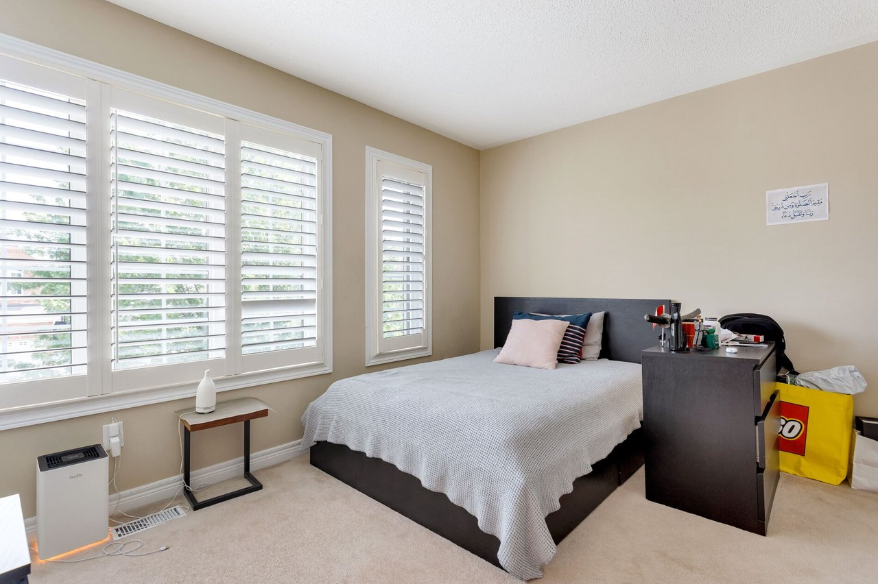 3137 Countess Crescent