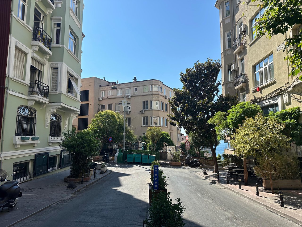 A 3+2 Cihangir flat in a Historical Apartment in Istanbul