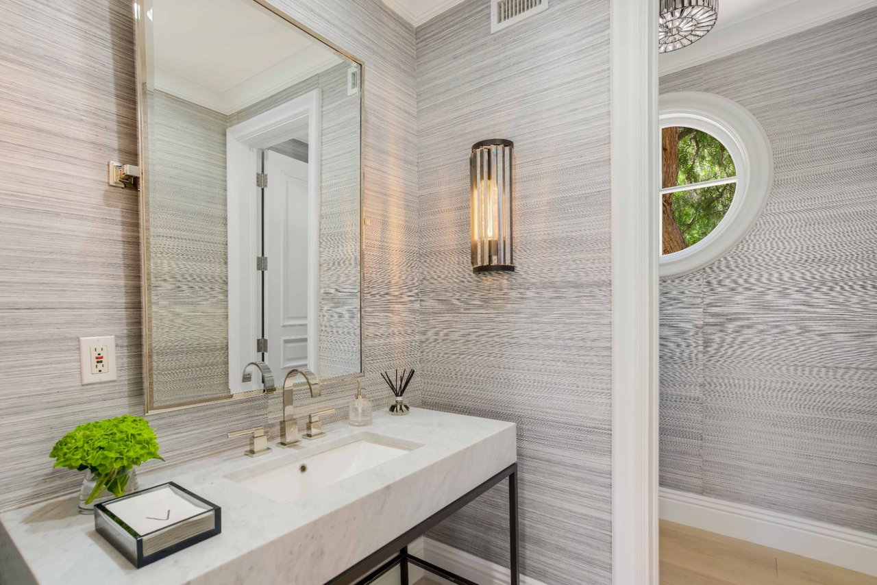 16677 Stone Oak Park