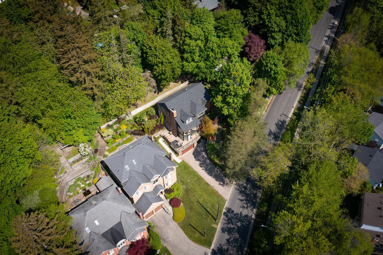 26 Bethune Blvd