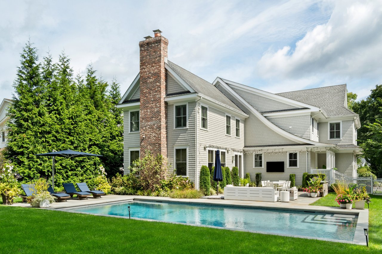 2 Brook Lane, Westport