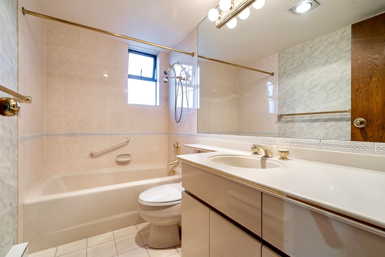 1101-2240 Bellevue Ave Ave
