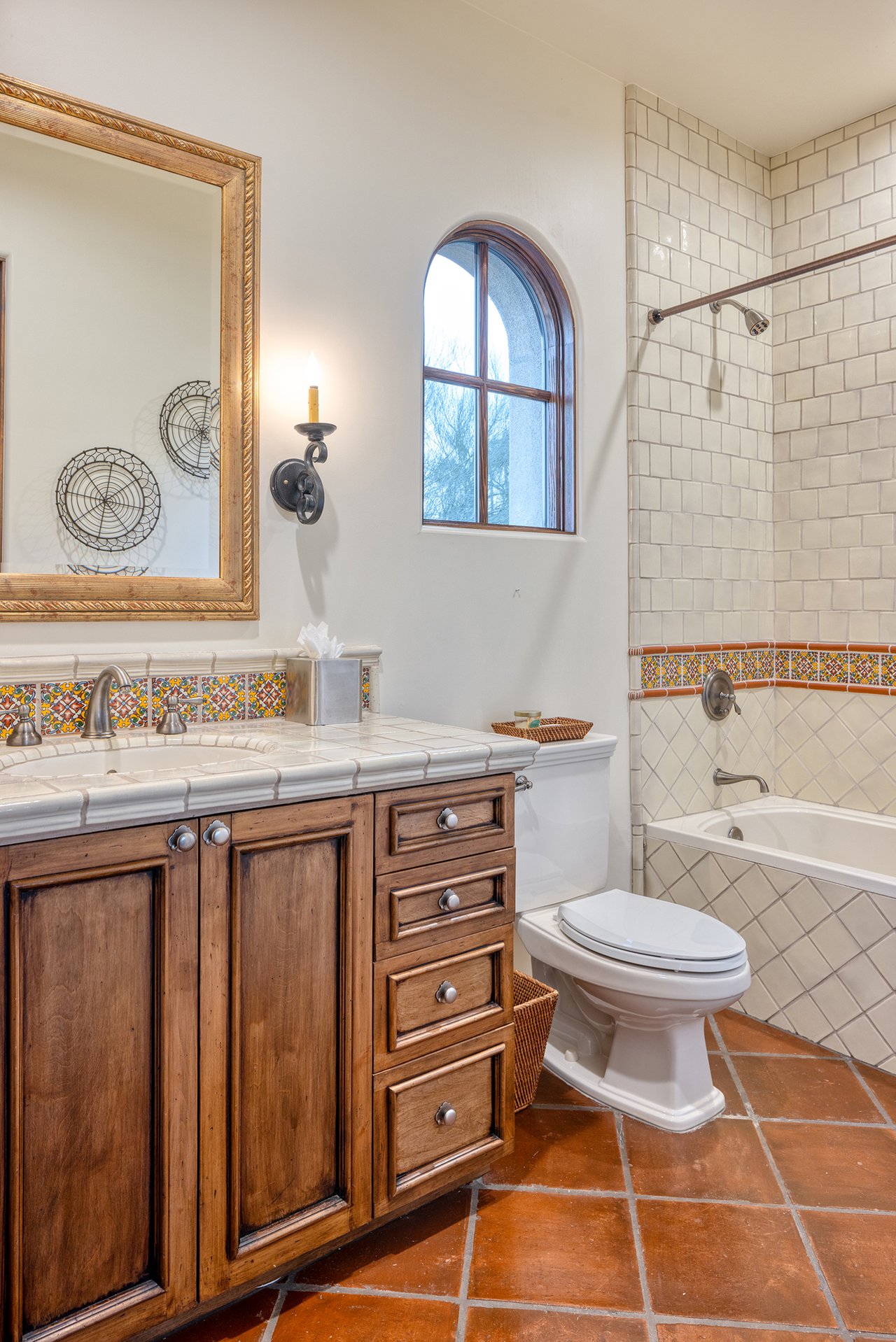 8243 N MOCKINGBIRD Lane