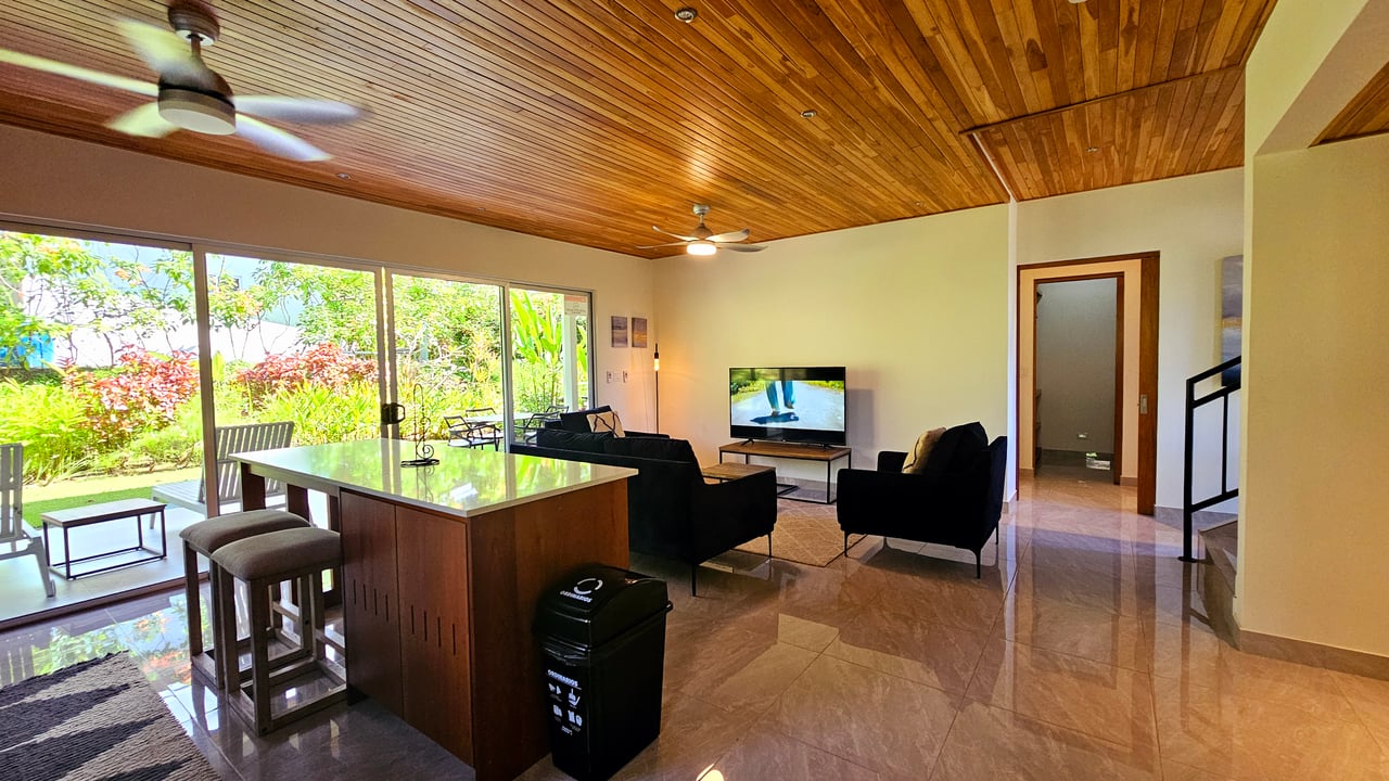 Charming Villa with Modern Amenities, Pool, and Prime Location