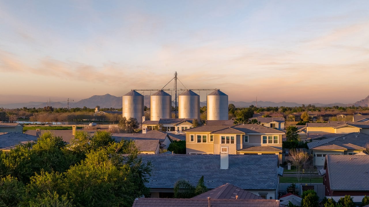 3405 E BLOOMFIELD Parkway