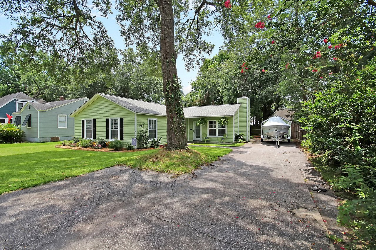 212 Collingwood Avenue