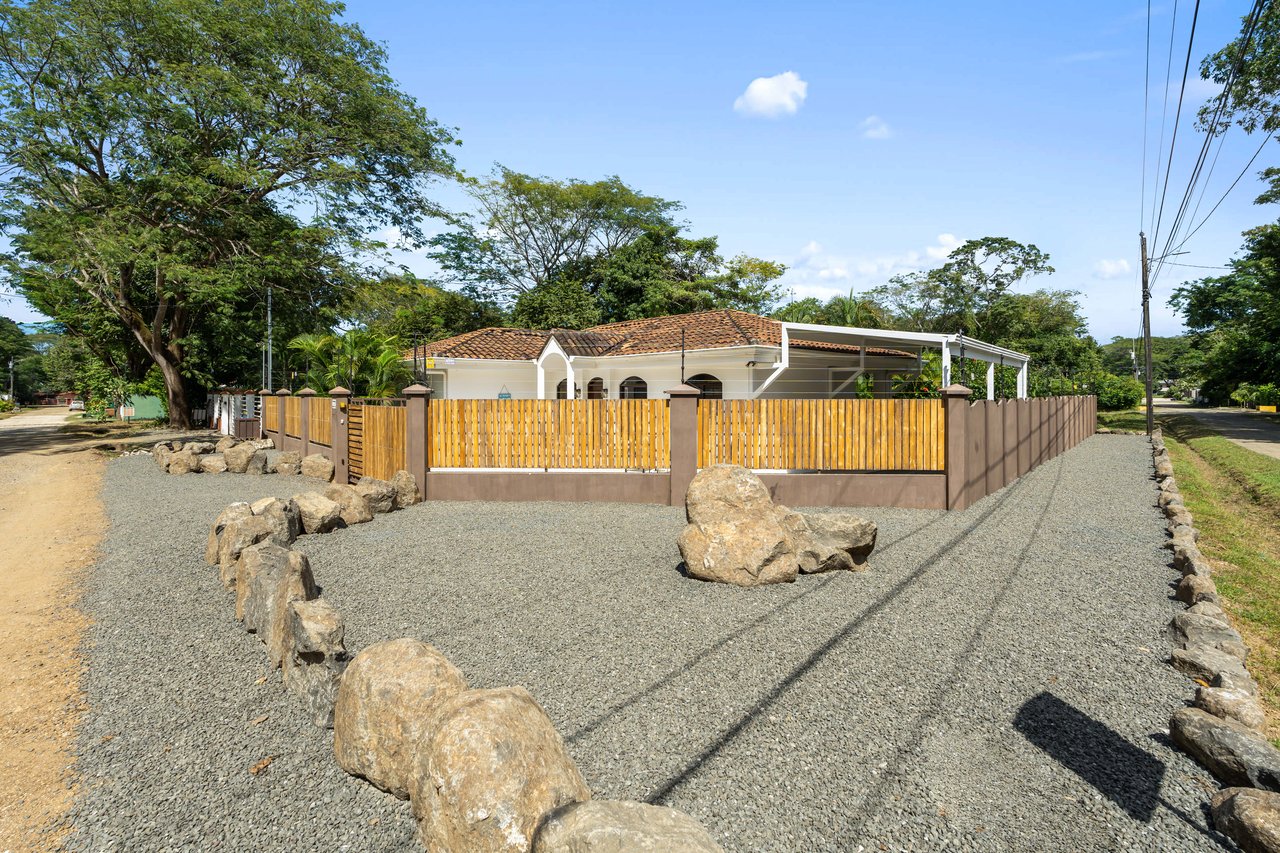 Casa Suerte | Modern 2-Bedroom Tropical Home with Pool Near Playa Potrero and Flamingo Marina