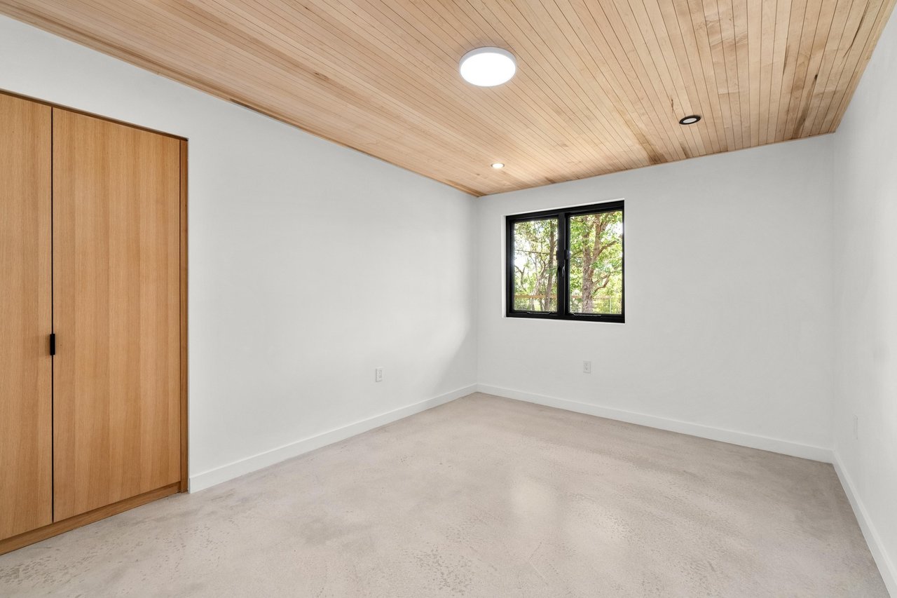 203 Wildcat Hollow and 100 Redbud Trail