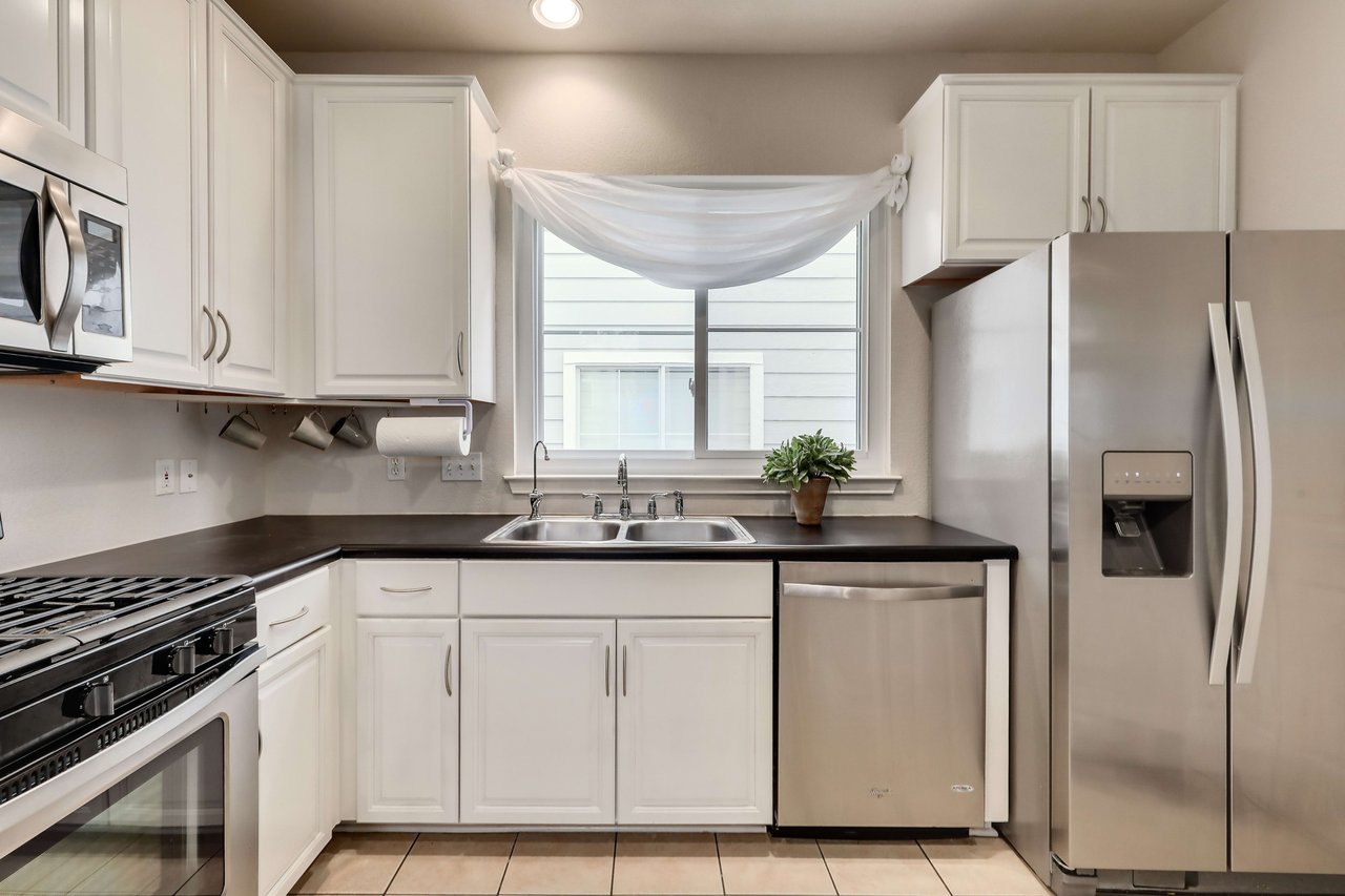 1011 Brodie St #27