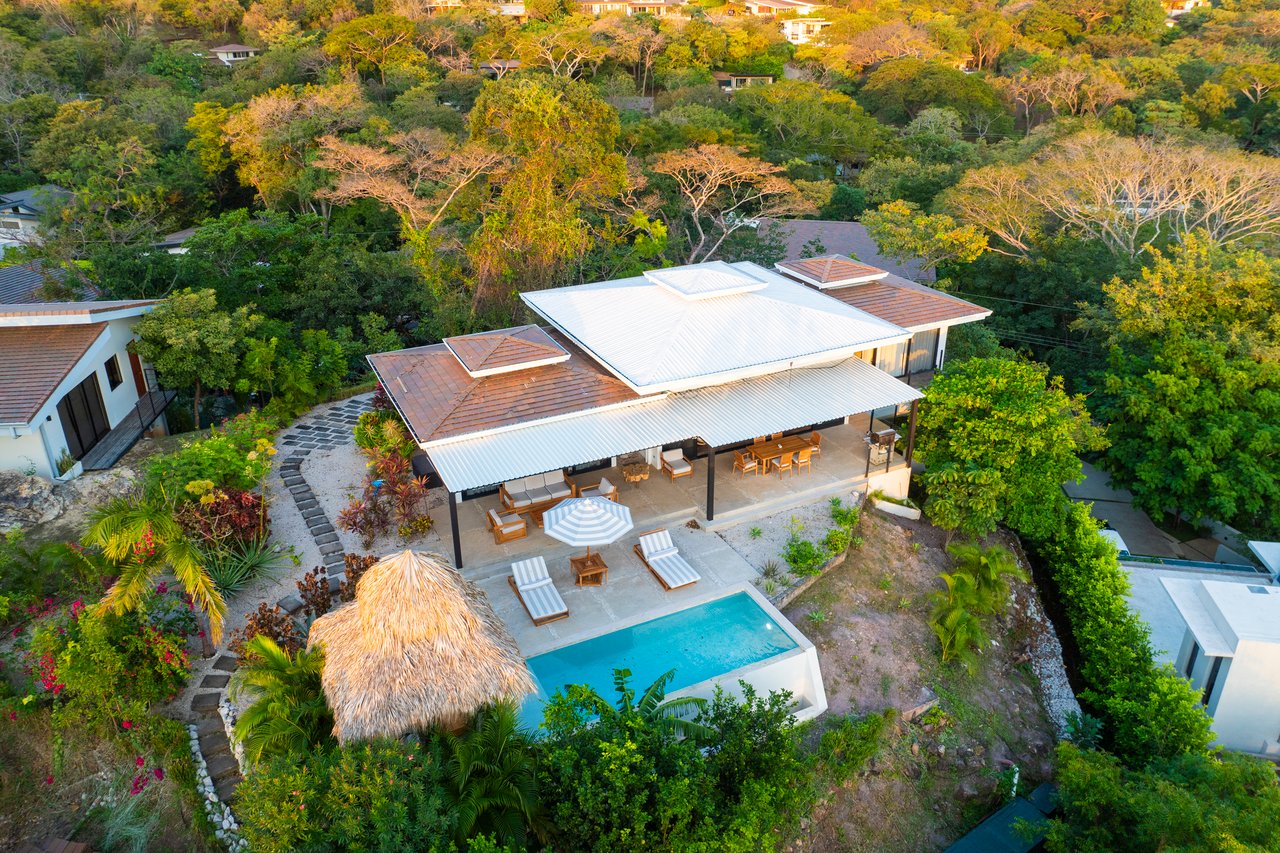 Casa Salinas – 3 beds ocean view home in playa grande