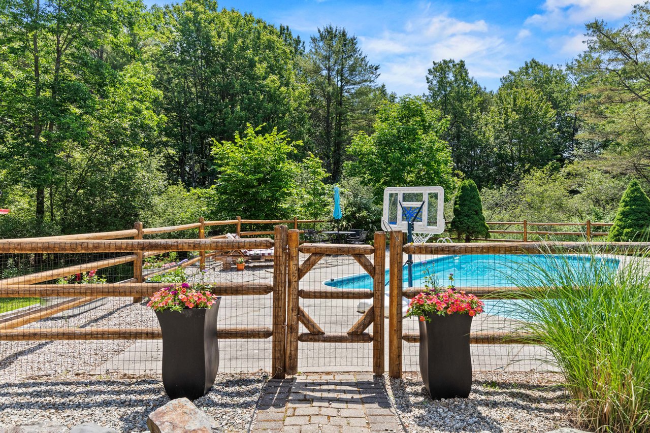 531 Ledge Road, Yarmouth