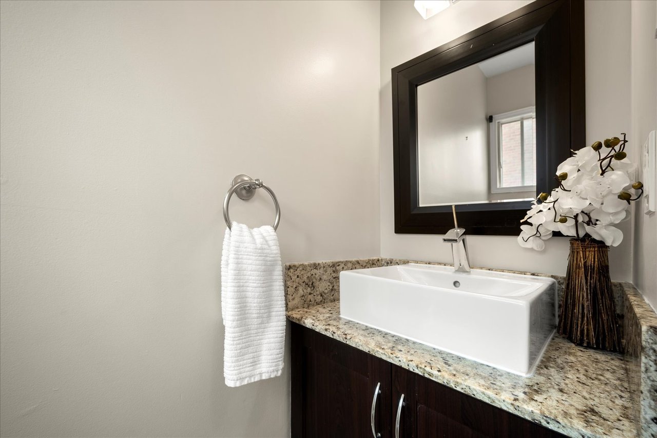 438 Claremont Cres