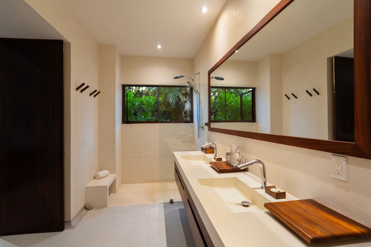 Marea Beachfront Villa I52