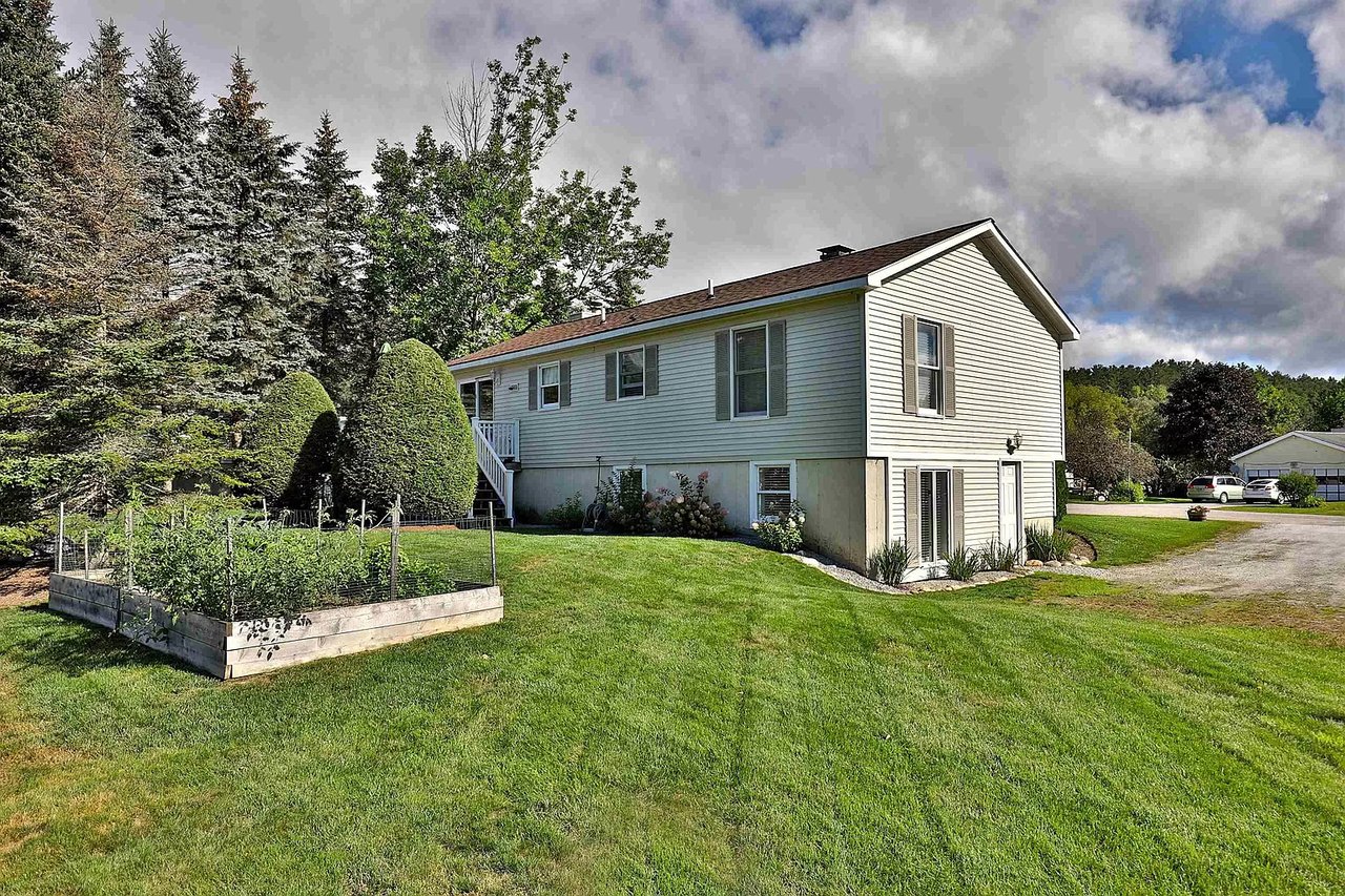 Adorable Split-Level Ludlow Ranch