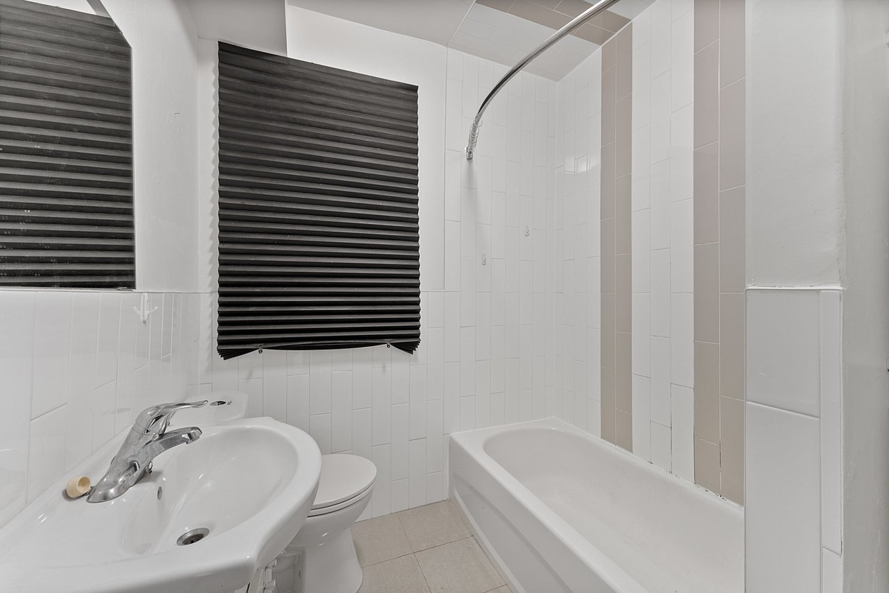 5 Crang Avenue Unit: 3