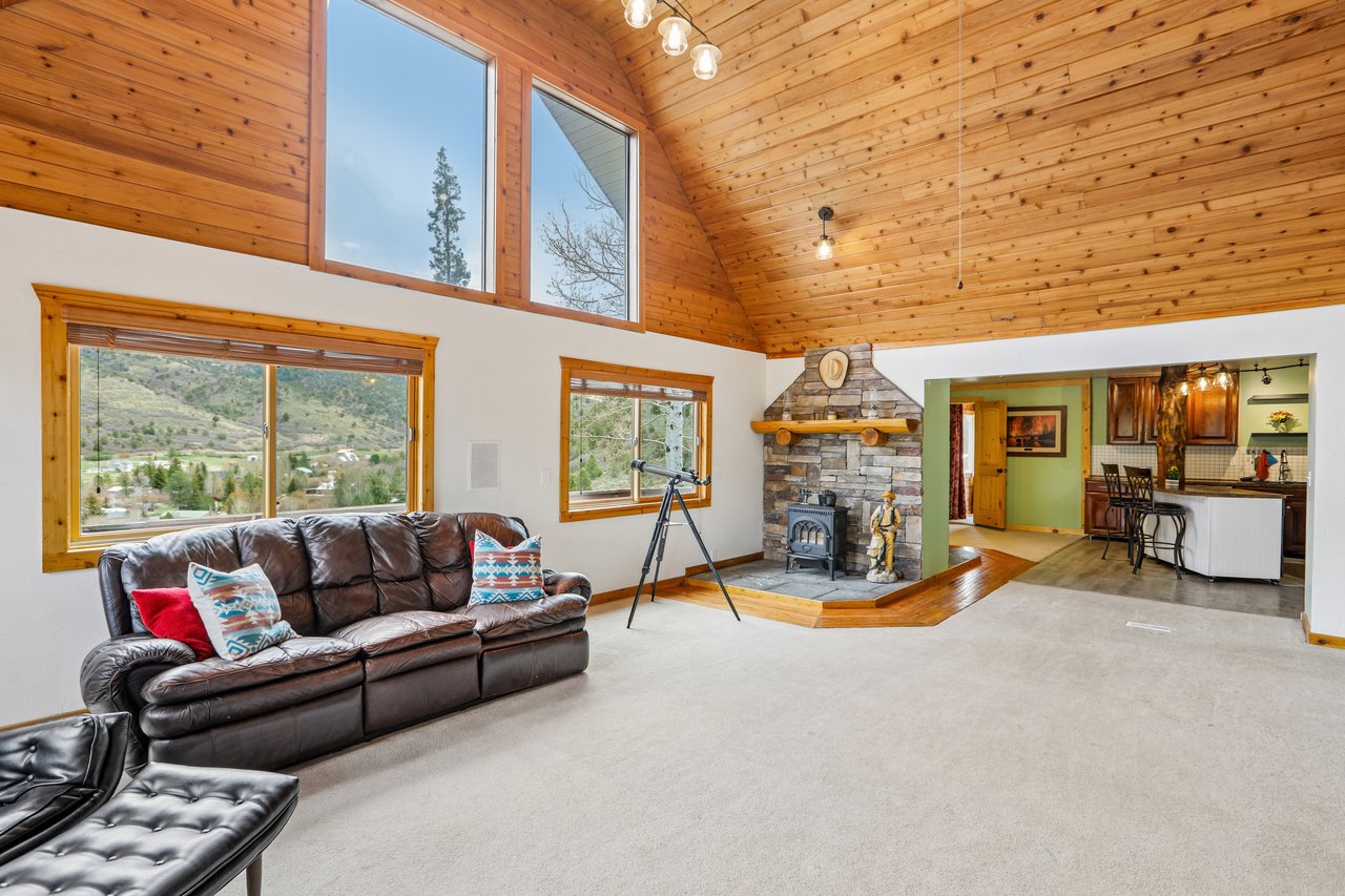 1538 Country Cir