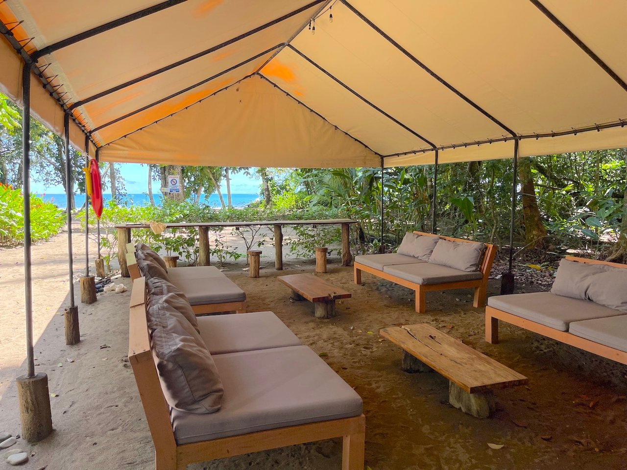 ELAN GROUND FLOOR 2 BEDROOM CONDO WITH BEACH ACCESS. UNIT 4E