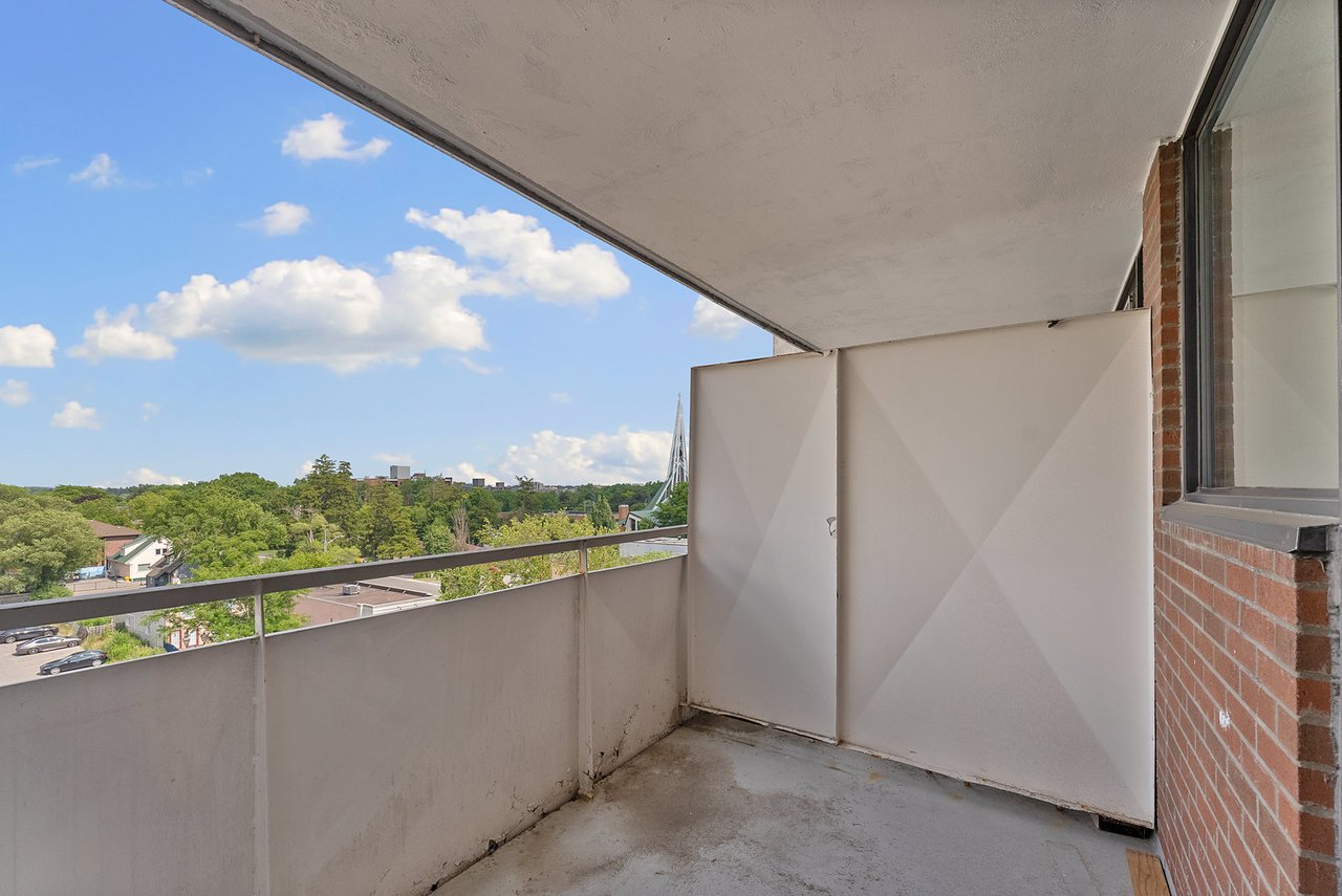 10330 Yonge Street W 707