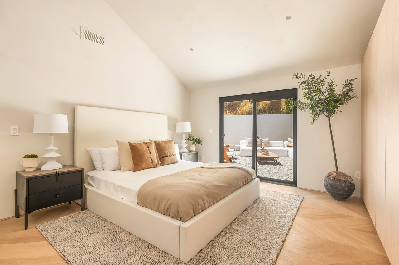 8353 Sunset View Dr