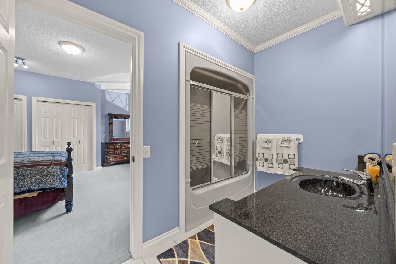 7 Biggar Heights Bay