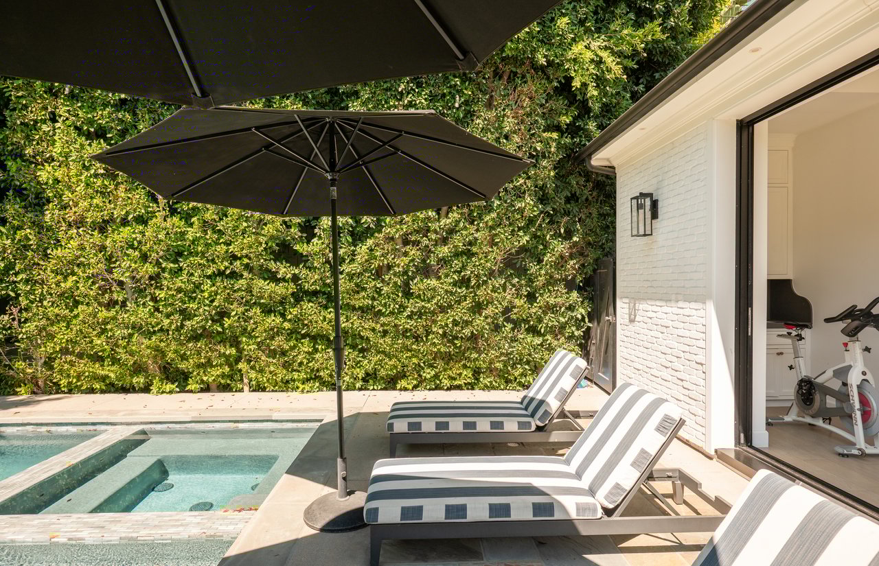 10439 Valley Spring Ln, Toluca Lake