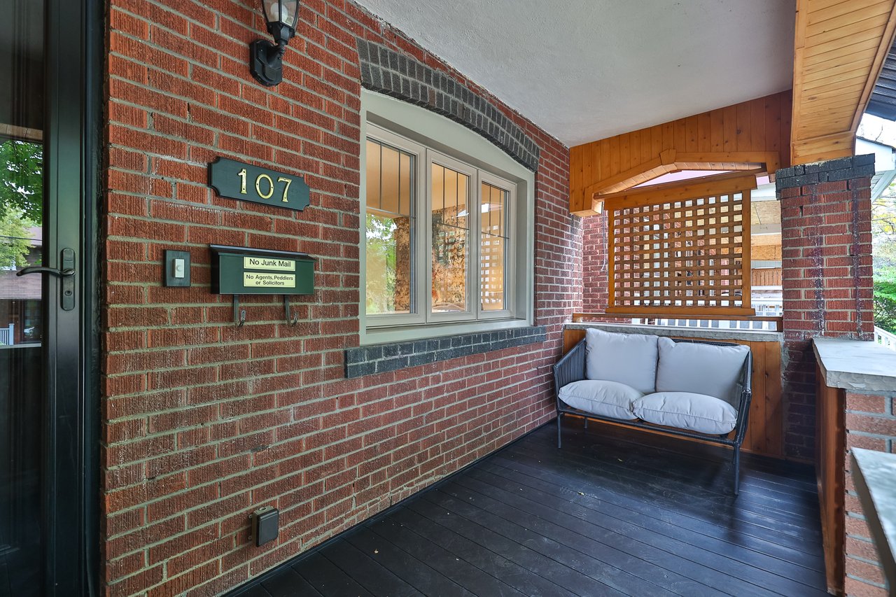 SOLD; Prime Humewood Locale!