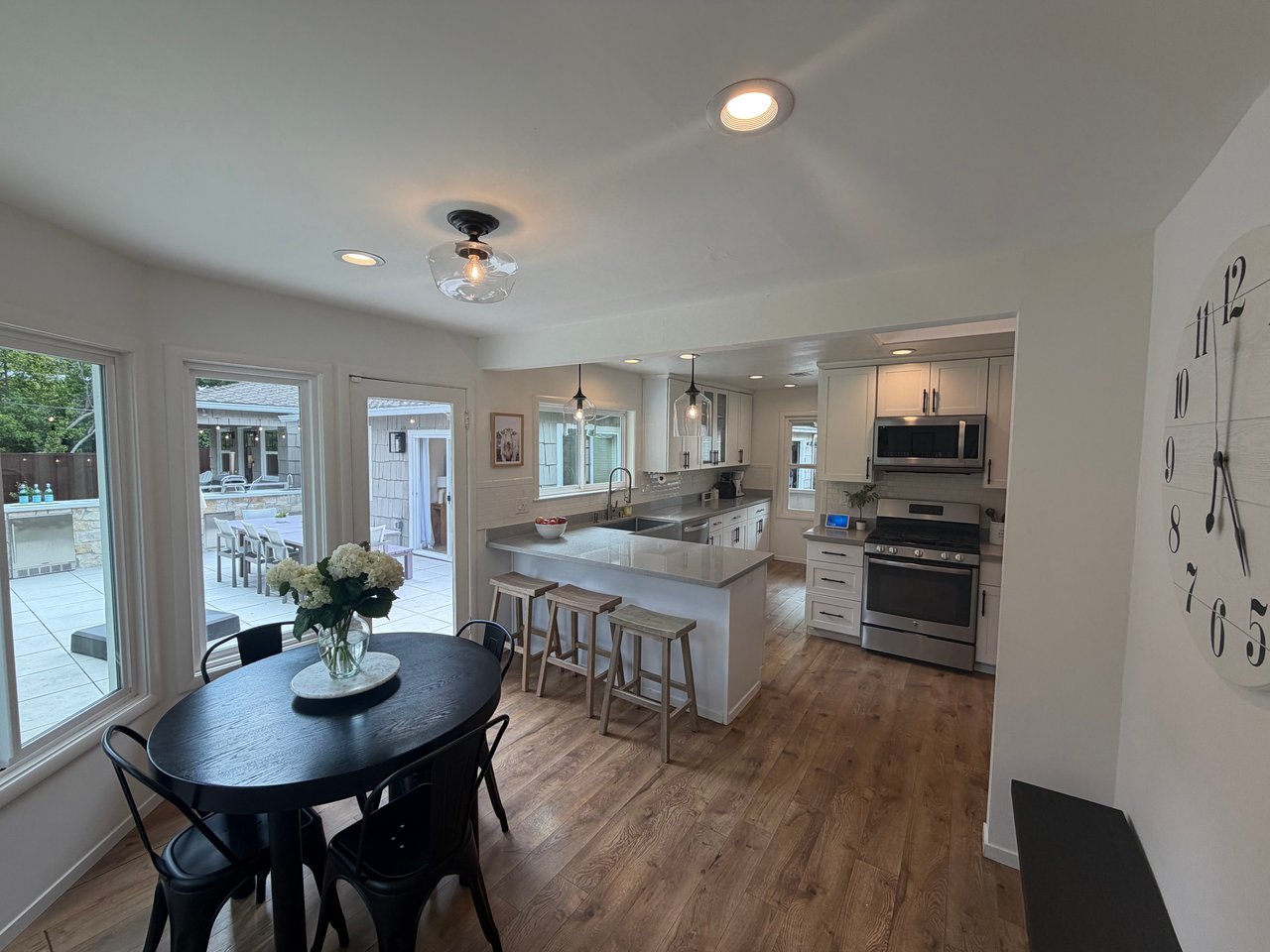 Exclusive Listing - 786 Los Palos Manor