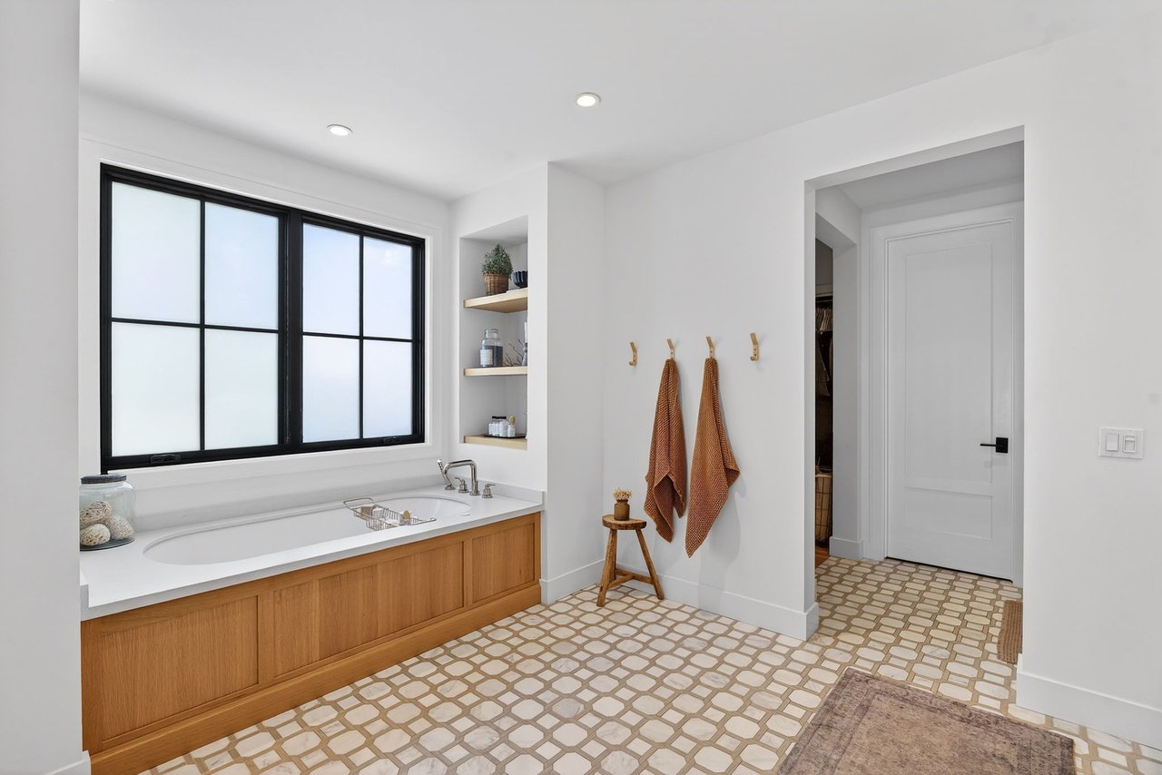 5217 E CALLE REDONDA