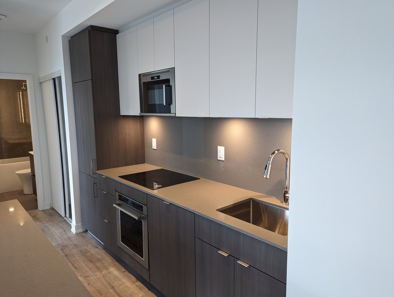 447-215 Lakeshore Rd W