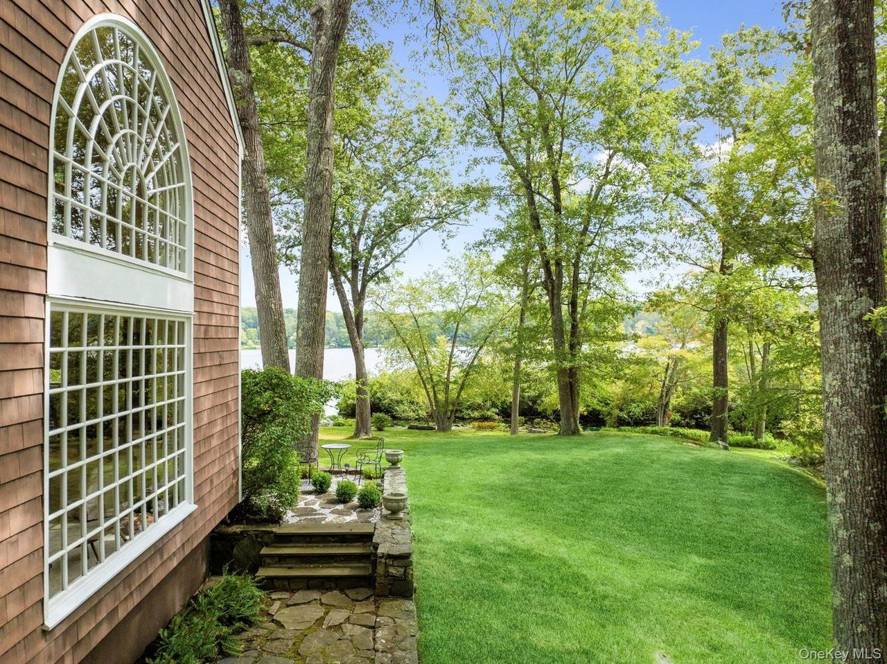 93 Cross Pond Rd