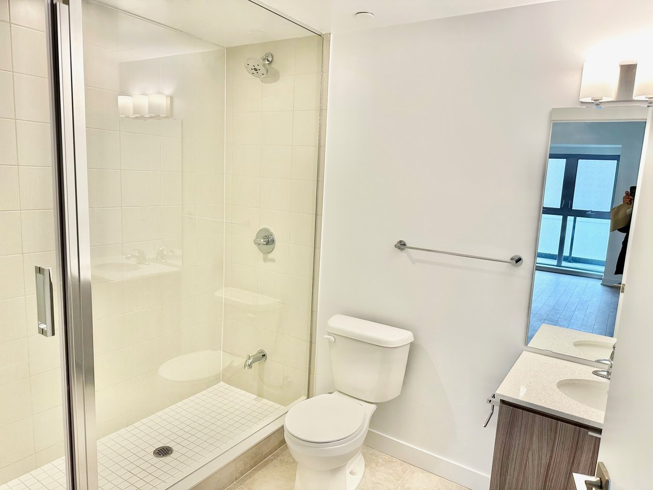  2433 Dufferin St Unit: 316