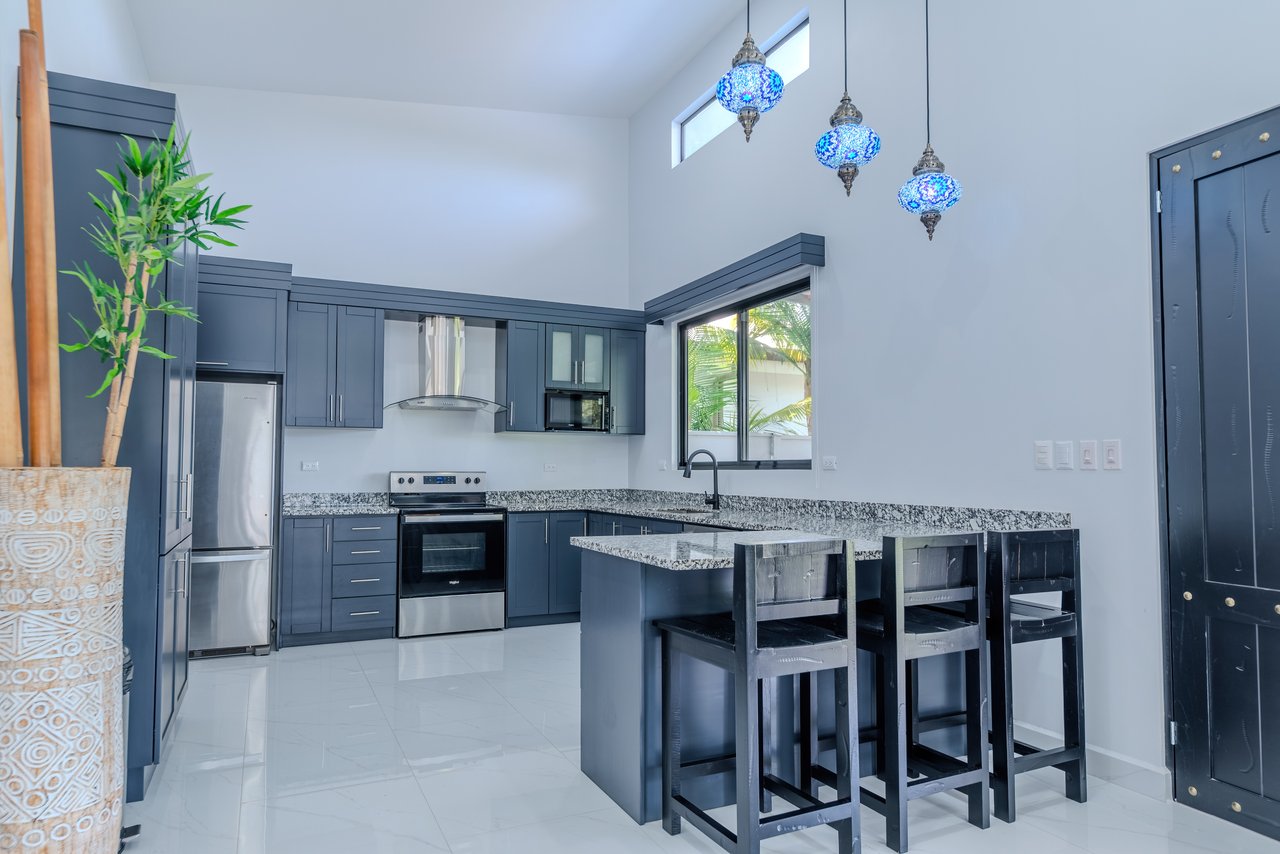 Modern 3-Bed, 3-Bath Home with Pool in Uvita – Walk to Town | Jardines del Sol